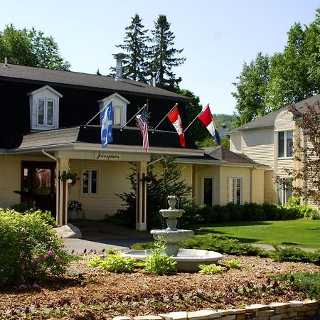 瑞莱斯丹尼丝酒店 Saint-Sauveur-des-Monts 外观 照片