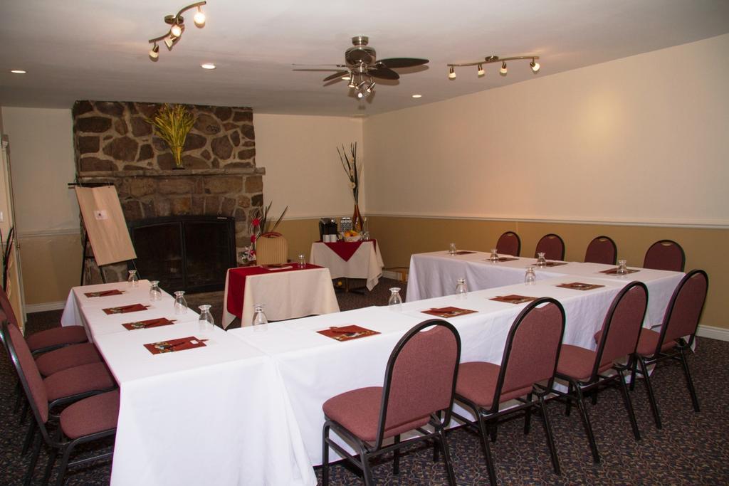 瑞莱斯丹尼丝酒店 Saint-Sauveur-des-Monts 外观 照片